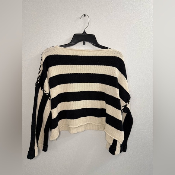 By Together Sweater M/L - Picture 3 of 4